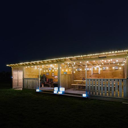 Lincoln Yurts Hotel Exterior photo